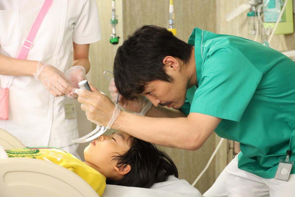 『PICU 小児集中治療室』第3話　“武四郎”吉沢亮、親友・“悠太”高杉真宙の様子がおかしいことに気づく