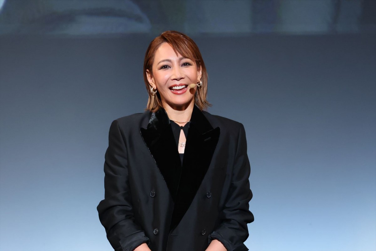 宝塚OGのパフォーマンスで開幕！　橋本愛＆二宮和也が熱い映画愛を語る＜第35回東京国際映画祭＞