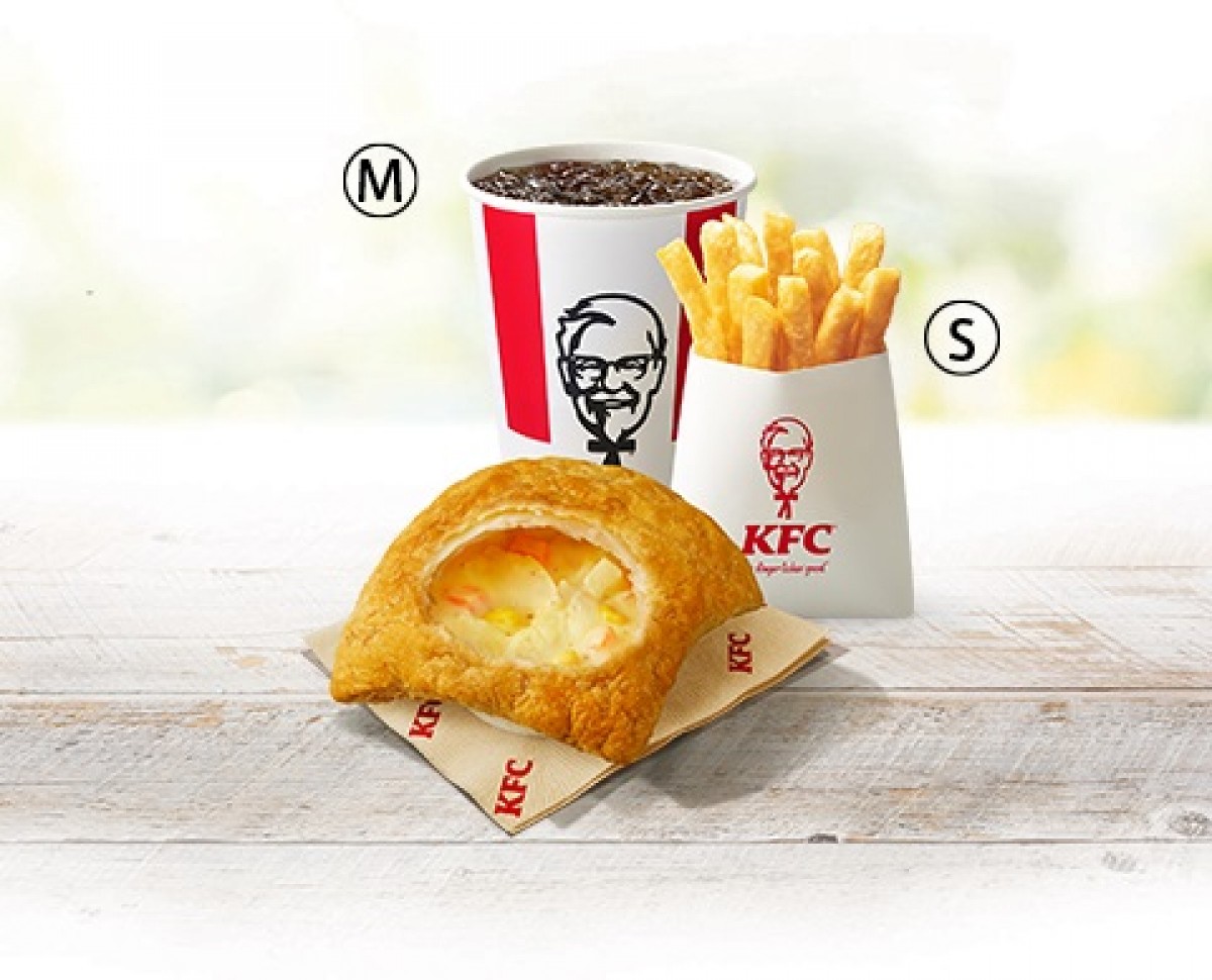 ケンタッキー「チキンクリームポットパイ」　20221104