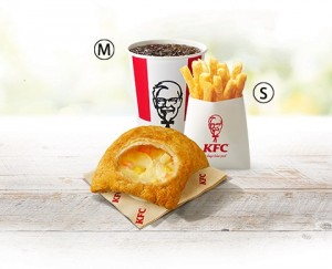 ケンタッキー「チキンクリームポットパイ」　20221104