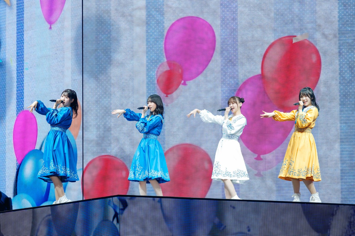 日向坂46・四期生、ライブ初パフォーマンス　「ブルーベリー＆ラズベリー」をフレッシュに披露＜Happy Smile Tour 2022＞