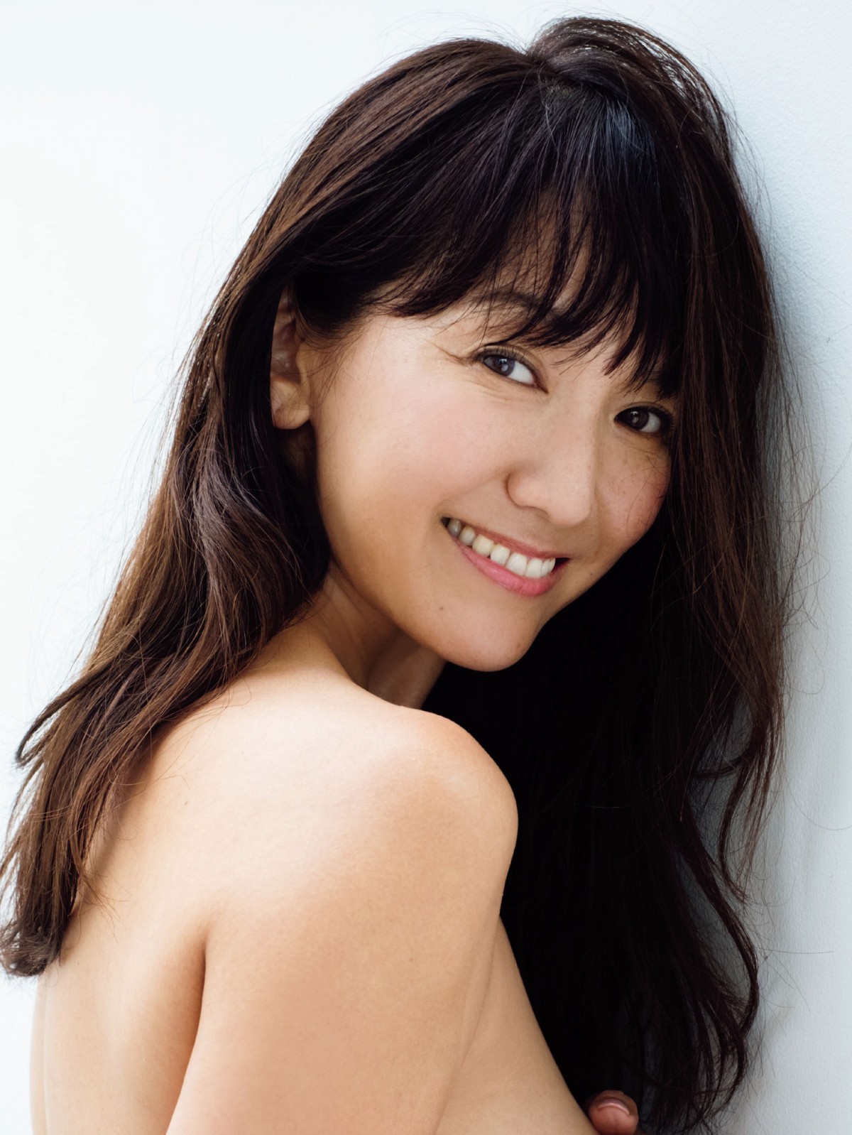 工藤美桜、真っ赤なビキニの水着姿を披露
