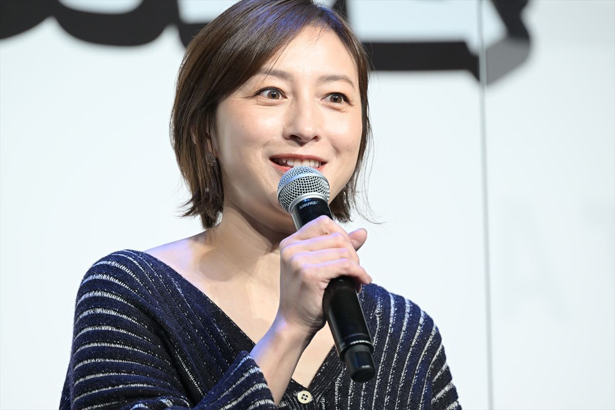仲里依紗、ド派手なドレッドで登場　これまで費やしたデニム代で「高級車買える」