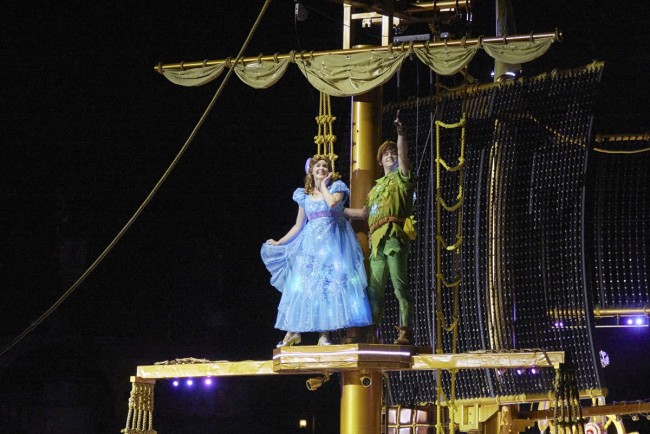 ミッキー ミニーがキス Tds新しい夜のショー ビリーヴ ついにスタート 東京ディズニーシー 22年11月11日 写真 特集 レポート クランクイン トレンド