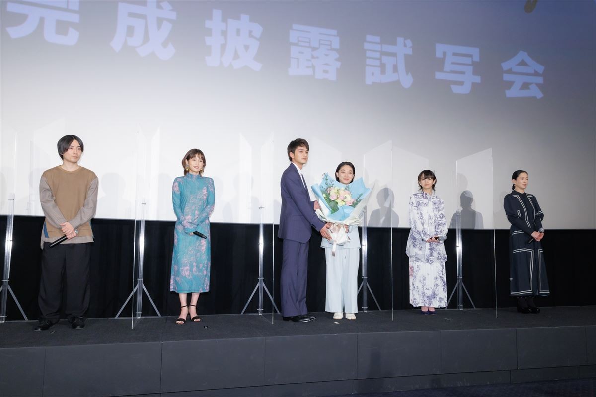 北村匠海、友情出演作イベントにサプライズ登場　約5分の出番に自虐「撮影期間も短く、登壇時間も短い」