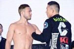 「RIZIN.40」公開計量　第13試合で対戦する扇久保博正（左） vs. 堀口恭司（右）