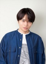 ドラマ Paravi『隣の男はよく食べる』に出演する（左から）倉科カナ、菊池風磨