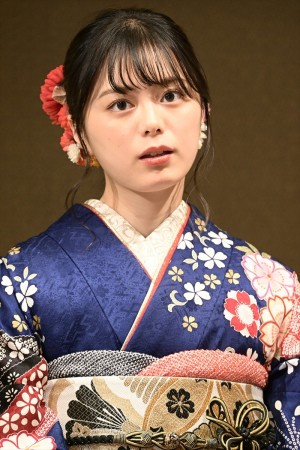 紺野彩夏、「スペースクラフト・エージェンシー2023年新春晴れ着撮影会」に登場