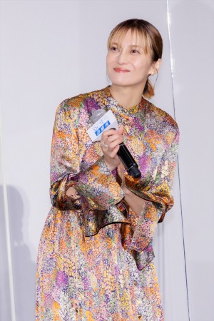 柴咲コウ、映画『Dr.コトー診療所』初日舞台挨拶に登場