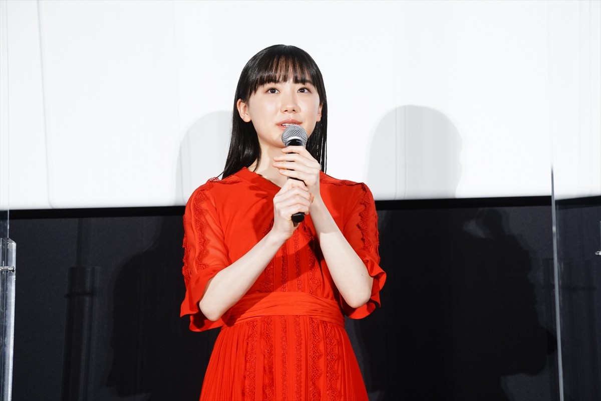 芦田愛菜、“神様”の隣で珍しく緊張「気が気じゃないです」