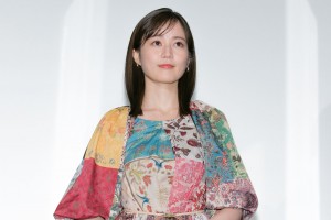 映画『コンフィデンスマンJP 英雄編』初日舞台あいさつに登壇した生田絵梨花