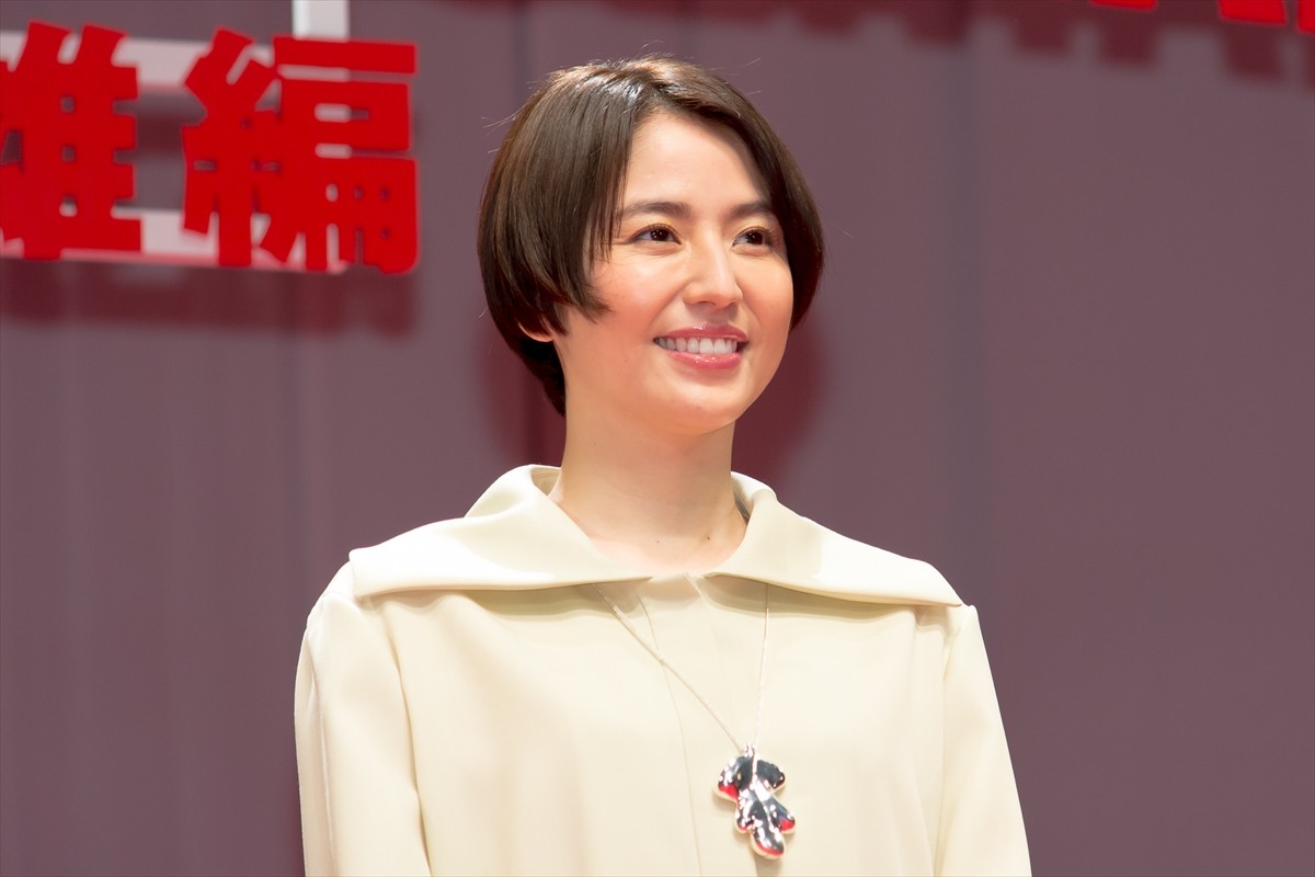 長澤まさみ、衝撃の“角刈り＆ねじり鉢巻”姿に「こんな綺麗な角刈り、見たことない」の声