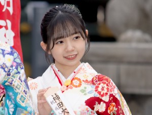 AKB48 2022年新成人メンバー成人式記念撮影会に出席した石綿星南