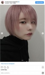 久々のピンクヘアを披露　※「益若つばさ」インスタグラム