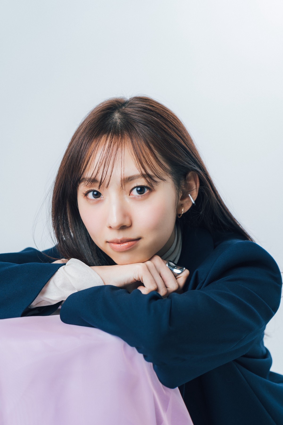 乃木坂46・新内眞衣が願う、グループ卒業後の姿「30代も楽しみ。ずっとチャーミングでいたい」
