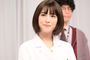 浜辺美波、『ドクターホワイト』取材会に登場