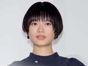 杉咲花、映画『99.9‐刑事専門弁護士‐THE MOVIE』大ヒット御礼舞台あいさつに登場