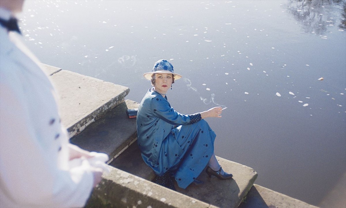 メイドと名家の跡継ぎの人生を一変させた“秘密の恋”　『帰らない日曜日』ポスター＆場面写真到着