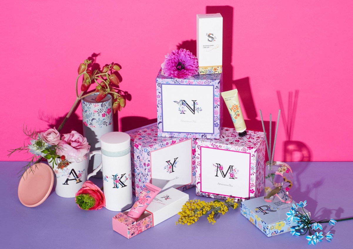 「Afternoon Tea LIVING」春の新作ギフト登場！　華やかなイニシャルアイテムが満載