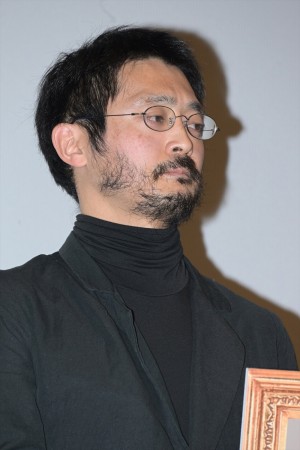 映画『鈴木さん』公開記念舞台挨拶に登壇した佐々木想監督