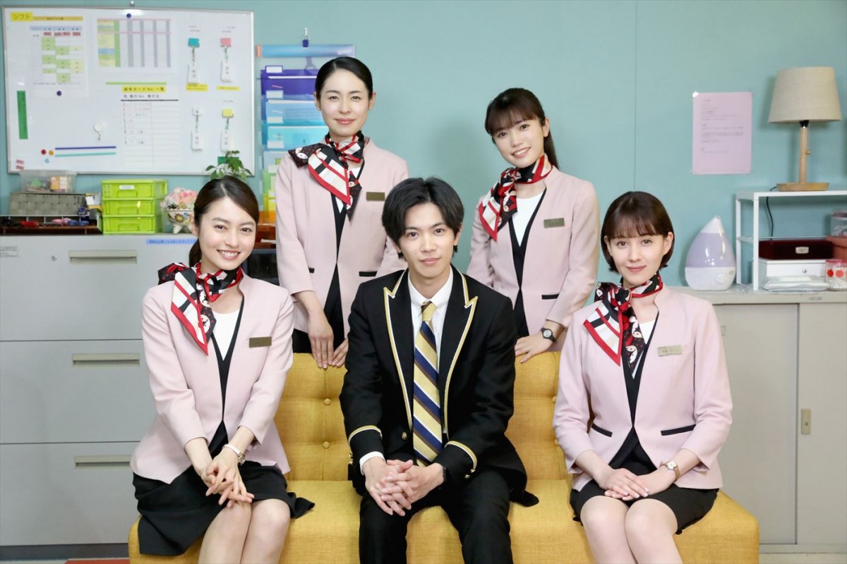 ドラマ『受付のジョー』より(上段左から)西原亜希、美山加恋、(下段左から)西原亜希、神宮寺勇太、トリンドル玲奈