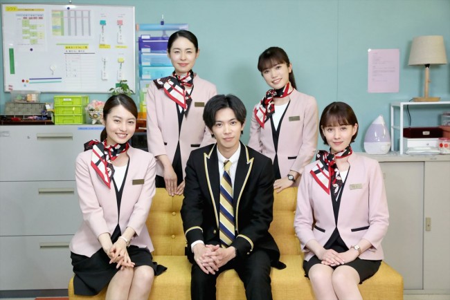 ドラマ『受付のジョー』より(上段左から)西原亜希、美山加恋、(下段左から)西原亜希、神宮寺勇太、トリンドル玲奈