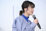 映画『やがて海へと届く』舞台挨拶付きプレミア試写会イベントに出席した浜辺美波