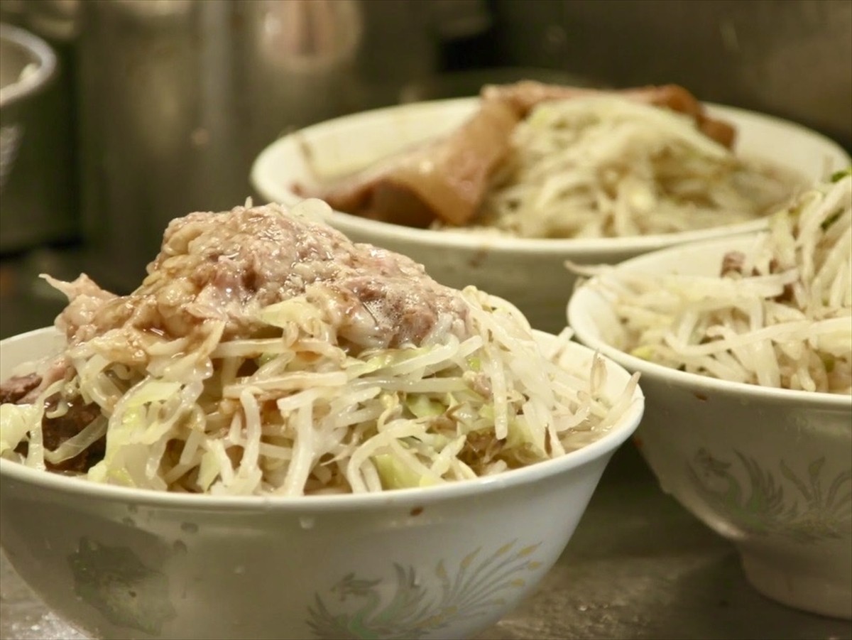 「ラーメン二郎」、最初で最後のドキュメンタリー放送決定　取材拒否を貫いてきたカリスマ店の実像に迫る