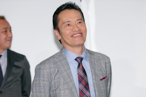 遠藤憲一、『劇場版ラジエーションハウス』完成披露舞台あいさつに登場