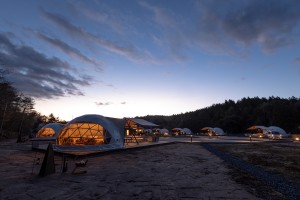 焚き火がテーマのグランピング場「Hoko.Glamping」