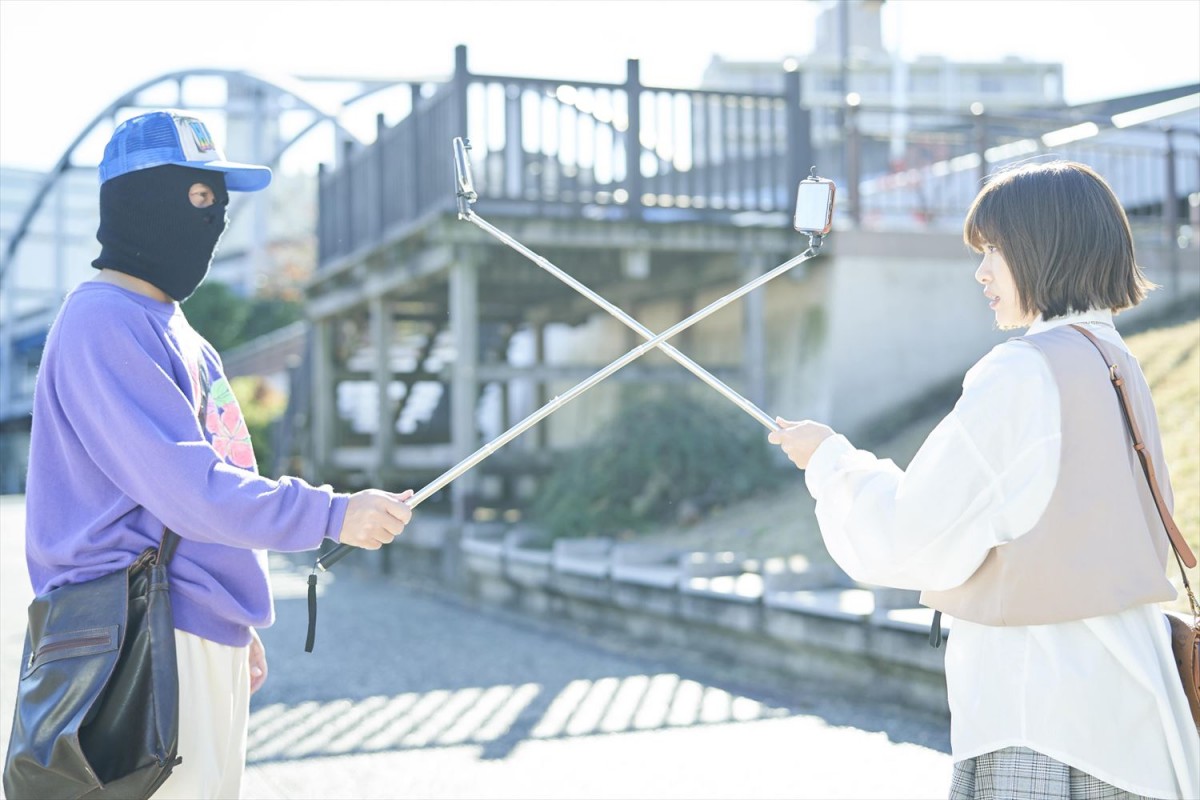 “見返りを求める男”ムロツヨシ×“恩を仇で返す女”岸井ゆきの『神は見返りを求める』予告