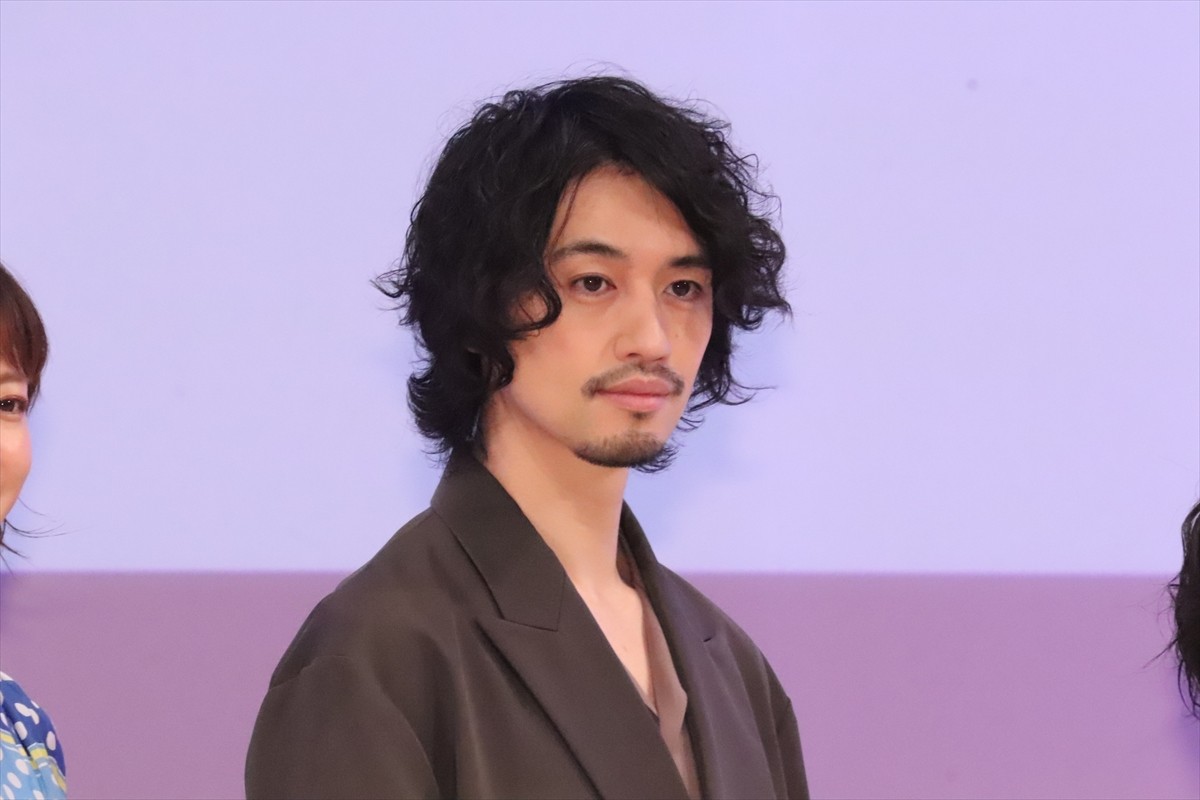 斎藤工、初の“妊婦”役は「普段、見ている景色が変わりました」