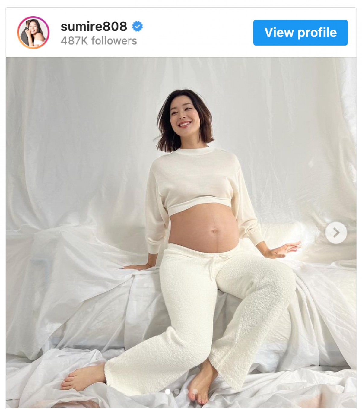 「表情がもうママの顔」なすみれのマタニティフォト　※「すみれ」インスタグラム