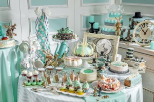 ヒルトン東京“アリスのお茶会”ビュッフェ開催へ！　爽やかなチョコミントスイーツが集結