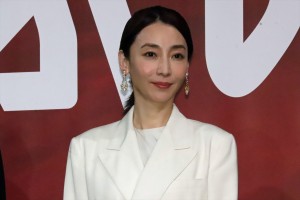 稲森いずみ、映画『バスカヴィル家の犬　シャーロック劇場版』完成報告会に登場