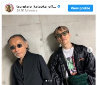 （向かって左から）片岡鶴太郎、荻野綱久　※「片岡鶴太郎」インスタグラム