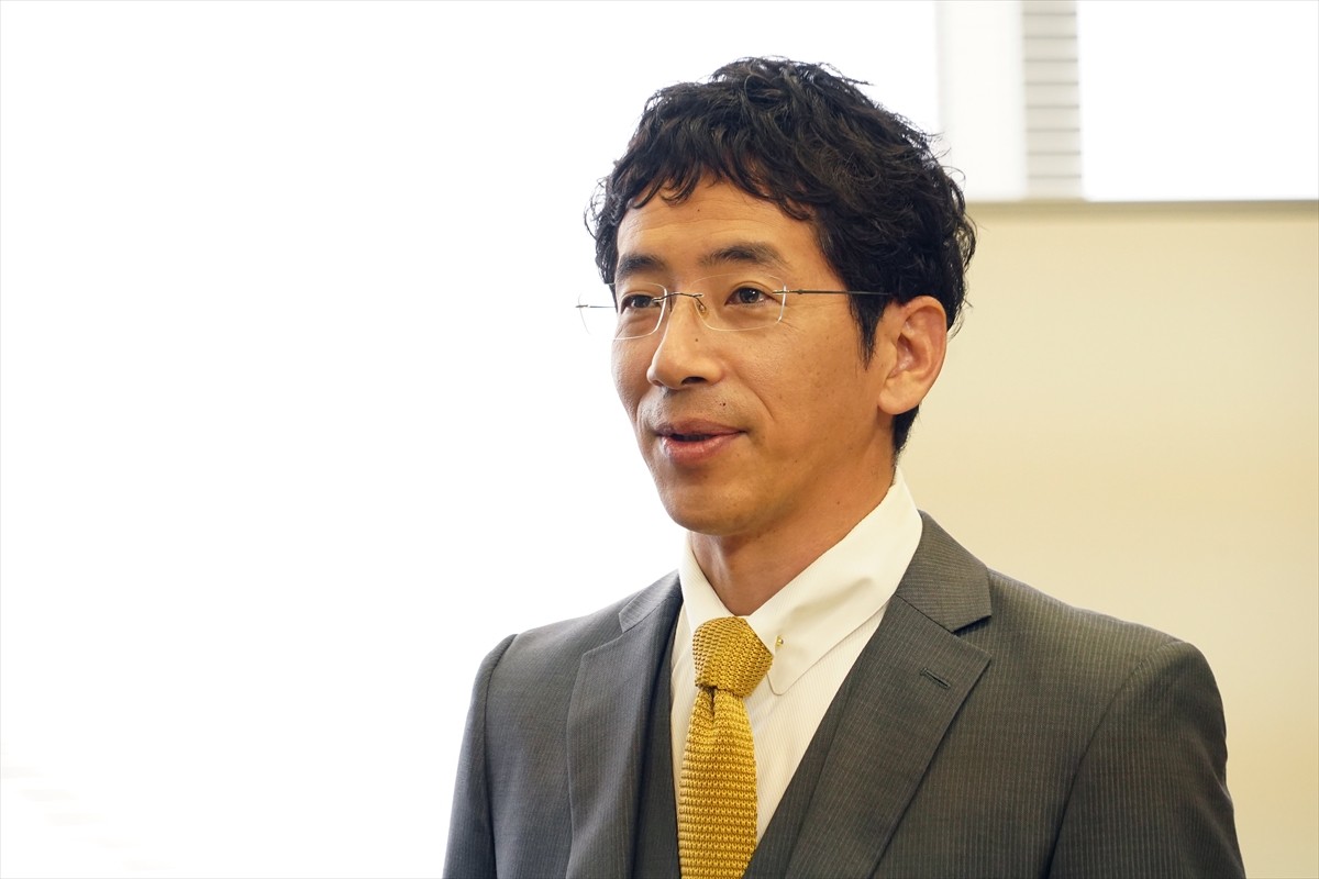 『悪女(わる)~働くのがカッコ悪いなんて誰が言った?~』に御曹司役で出演する野間口徹