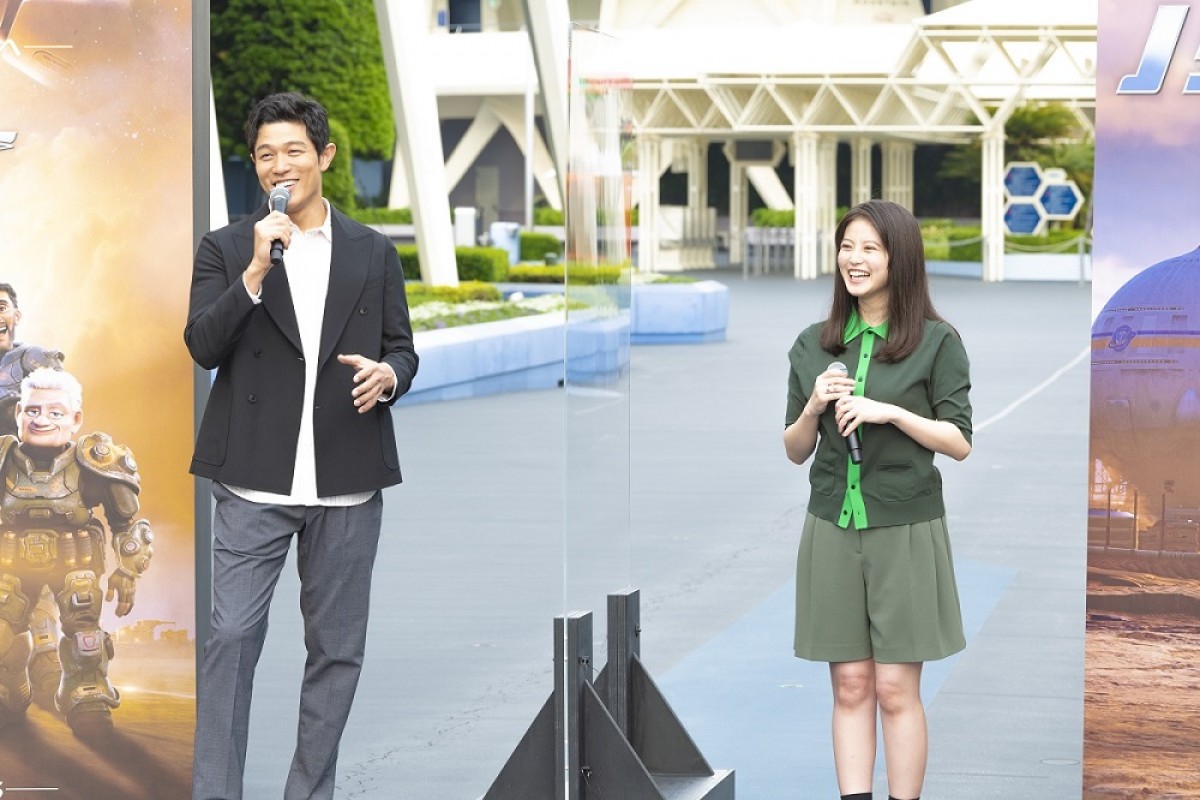 『バズ・ライトイヤー』<日本版声優スペシャルイベント>に登場した鈴木亮平と今田美桜