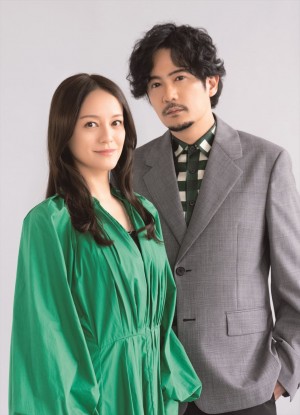 「GLOW」8月号で連載を担当している稲垣吾郎とゲストとして登場する牧瀬里穂