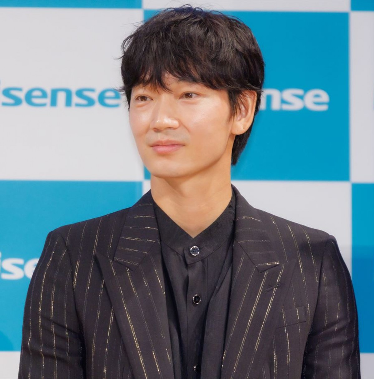綾野剛、小学生以来のサッカーで実感「こんなに難しくて奥が深い競技があったのか」
