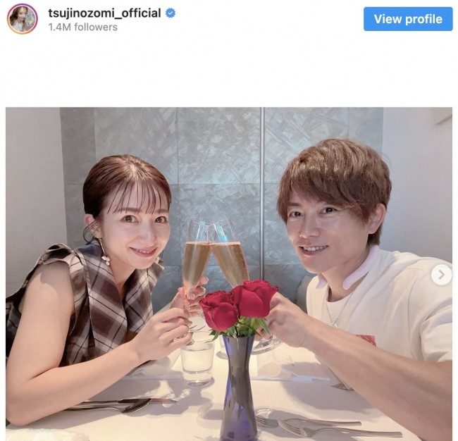 （左から）辻希美、杉浦太陽　※「辻希美」インスタグラム