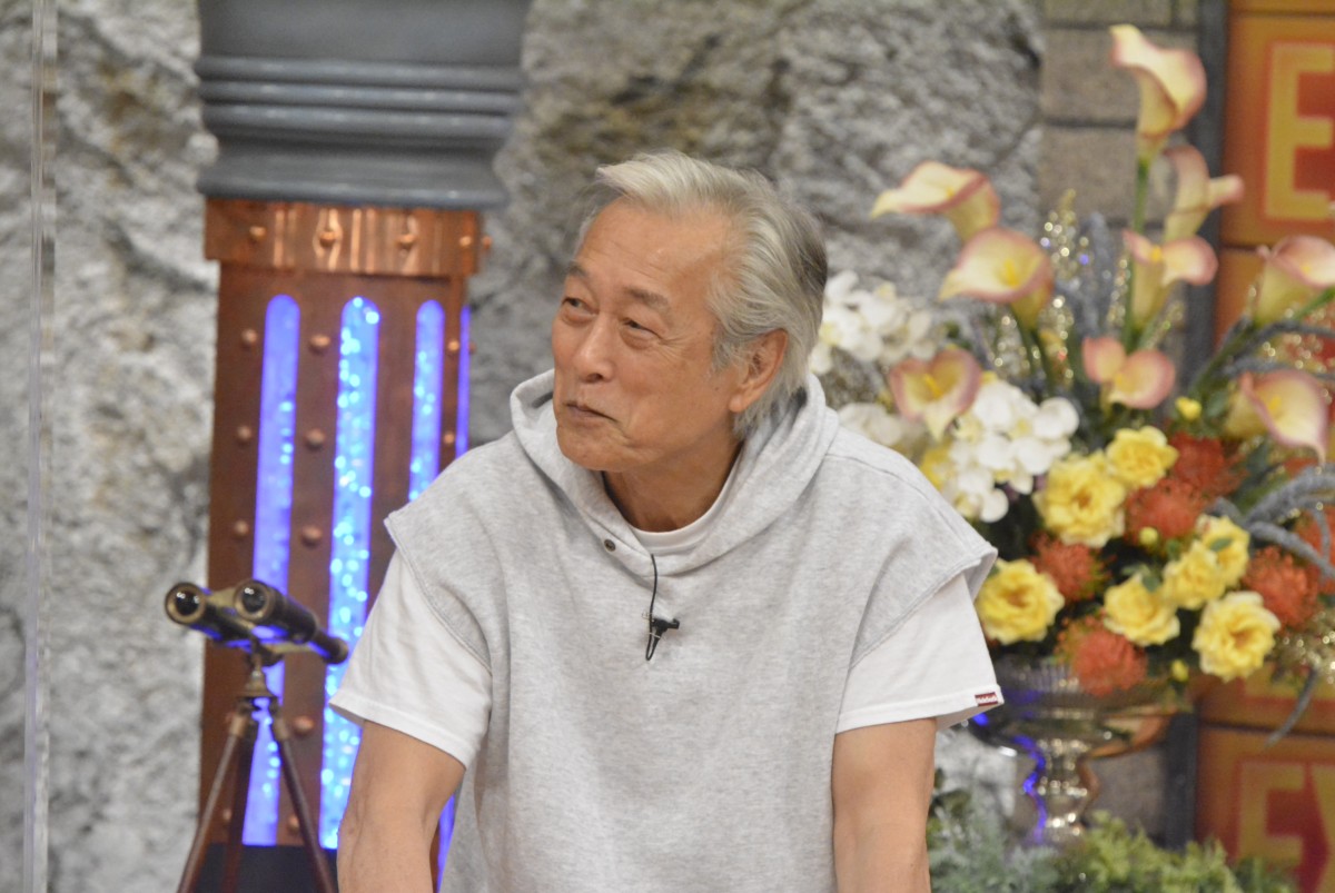 キャンプ好きNEWS小山、トイレ＆シャワー付きキャンプ場ですき焼き　松本人志「家おれよ！」