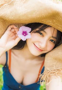 高田里穂27歳、“南の楽園”で美しい水着姿　最高の夏満喫できるグラビア