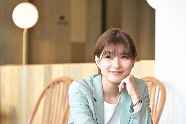 写真）『オールドルーキー』“塔子”芳根京子、“新町”綾野剛をフォロー