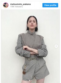 松本若菜がFENDIをまとったクールなコーデを披露　※「松本若菜」インスタグラム