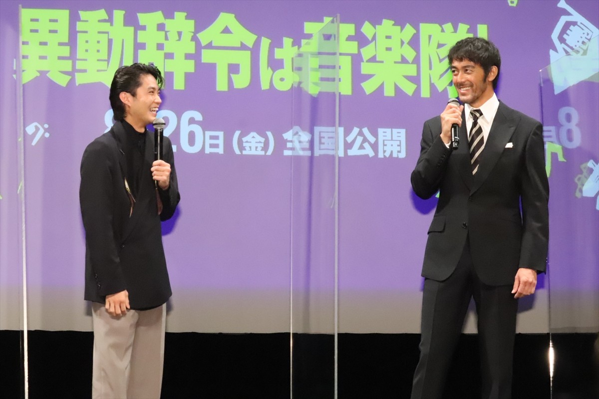 阿部寛、ドラムに初挑戦！　“苦戦”告白も清野菜名＆高杉真宙は「かっこよかった」と絶賛