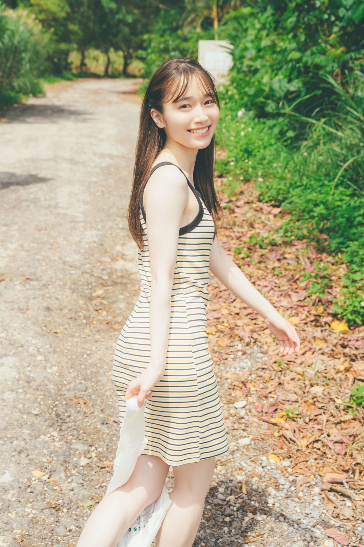 櫻坂46・守屋麗奈が愛らしいエプロン姿　“おうちデート”をテーマに