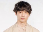 『競争の番人』で公取委の審査官・小勝負勉を演じている俳優の坂口健太郎