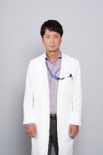 新土曜ドラマ『祈りのカルテ』に出演する椎名桔平