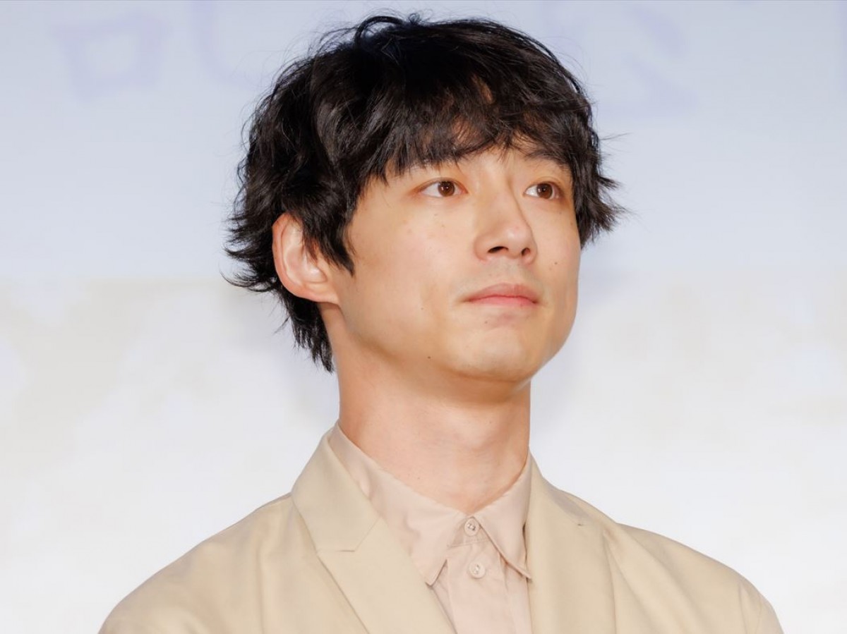 坂口健太郎、松岡茉優らがリムジン内で大竹しのぶに総ツッコミ